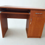 Kicsi számítógép asztal / mintadarab /